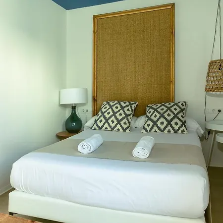 & Co. Saler Boutique