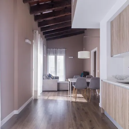 San Miguel, Luxury Apartments. Валенсия