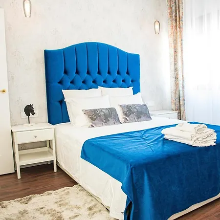 Laura Puerto * Valencia