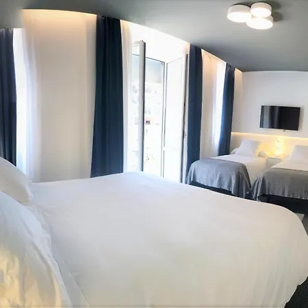 Plaza View Hotel *