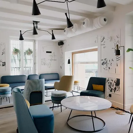 Myr Marques House