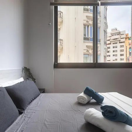 Exclusivos Lofts En Plaza Del Ayuntamiento Апартаменты *
