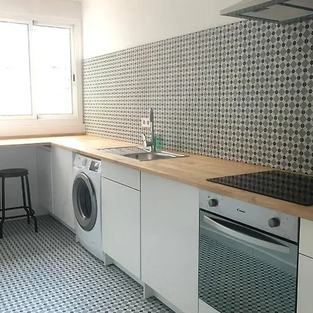 Mossen Flat Patraix Apartman *