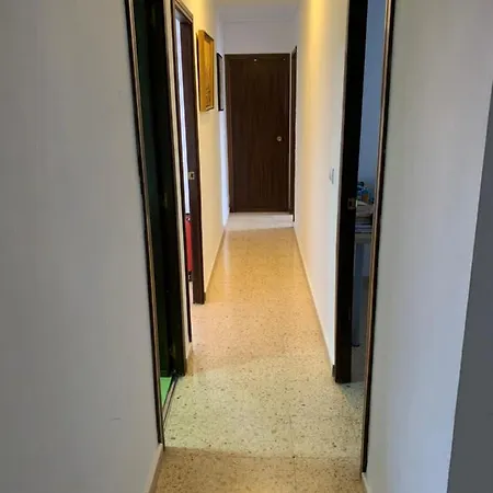 Habitación Con Cama Individual, Piso Compartido En Avenida Blasco Ibáñez