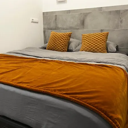 Near The Port, Of Arts And 10min To The *