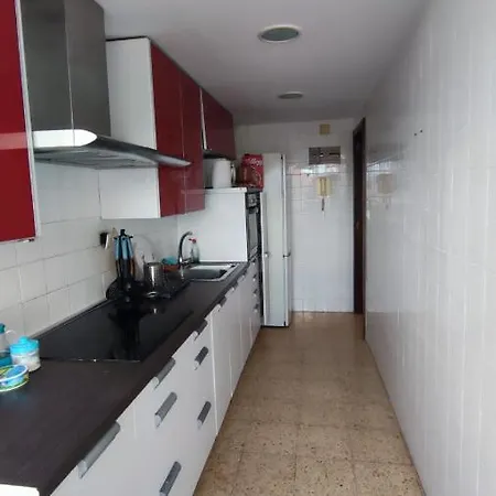 Casa de hóspedes Con Cama Doble, Piso Compartido En Avenida Blasco Ibanez