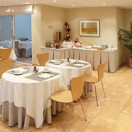 Hotel One Shot Colón 3*