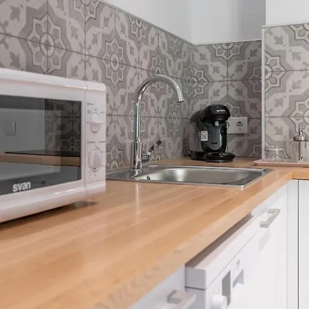 Chic & Comfortable Apartment, Private Terrace 4*