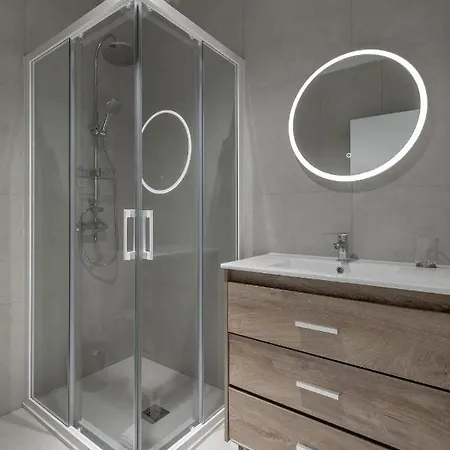 Aparthotel Chic & Comfortable Apartment, Private Terrace Valenza