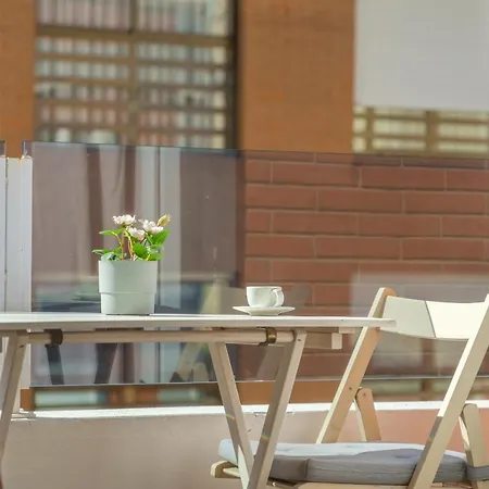 Modern, Stylish Appartamento Valenza