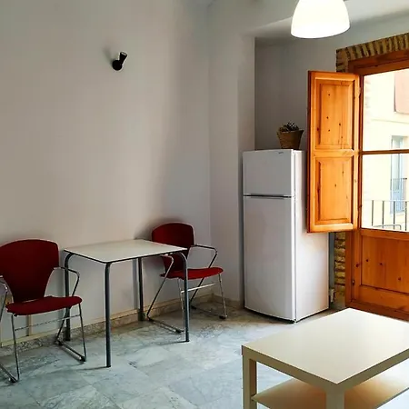 Con Encanto En Pleno Casco Antiguo Ron Valenciayole Валенсия