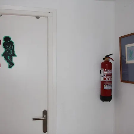 Luminoso. Comodo. Acogedor. Wifi. Junto A Ave Valenza