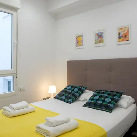 Bright, Brand New & Very Comfortable