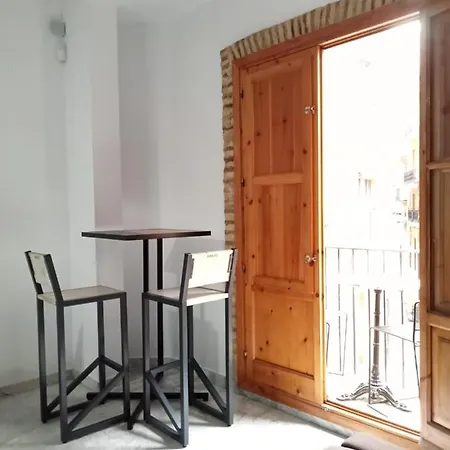 Con Encanto En Pleno Casco Antiguo Ron Valenciayole Валенсия