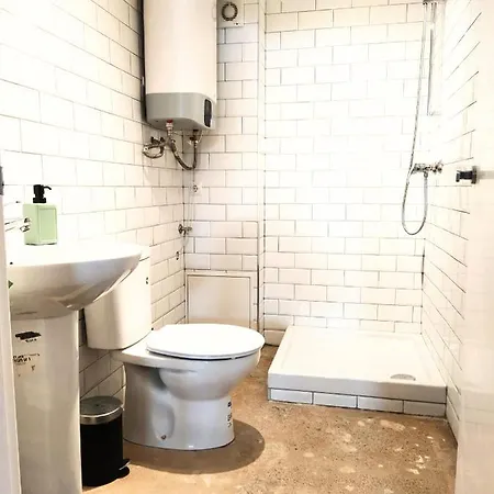 2 Agradable Loft Temporal Reformado No Tiene Es Un Loft Duplex * ולנסיה