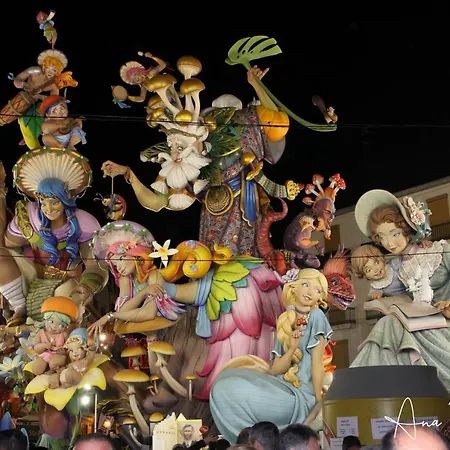 Luminoso. Comodo. Acogedor. Wifi. Junto A Ave Valenza