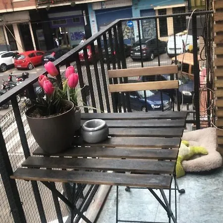 홈스테이 Pequena En Piso Compartido Con 2 Adultos