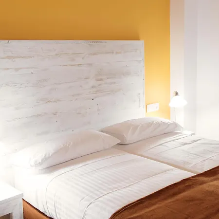 Ad Hoc Carmen Hotel