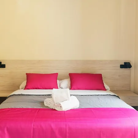 ホステル レッド ネスト