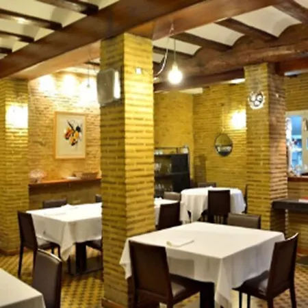 Otel Ad Hoc Monumental 1881