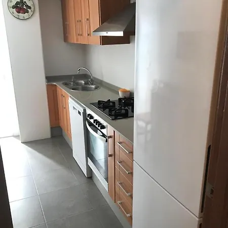 En Complejo Residencial Con Piscina Y Garaje Frente Al Mar ולנסיה
