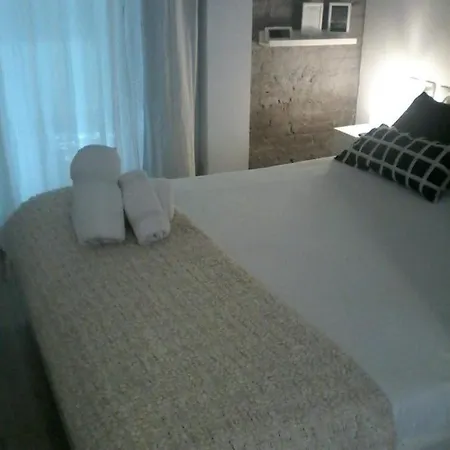 Pequeno Con Mini Piscina - No Climatizada Apartman *