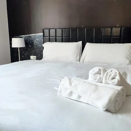 Konukevi Flats Friends Plaza De La Reina Valensiya