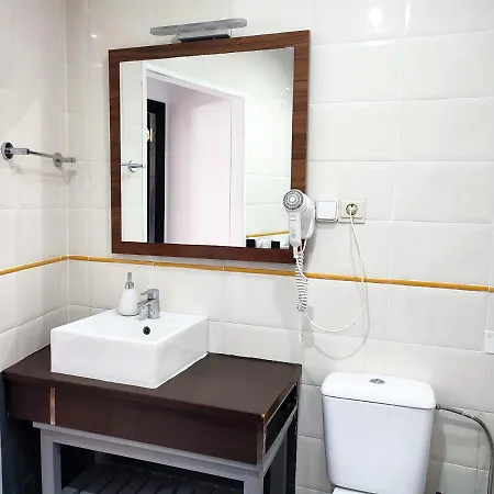 Pensjonat Flats Friends Plaza De La Reina