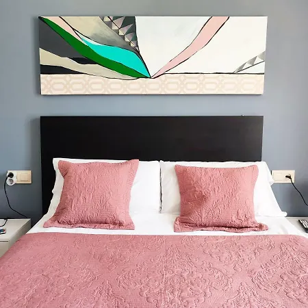 Flats Friends Plaza De La Reina Valensiya