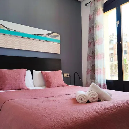 Pensjonat Flats Friends Plaza De La Reina Walencja