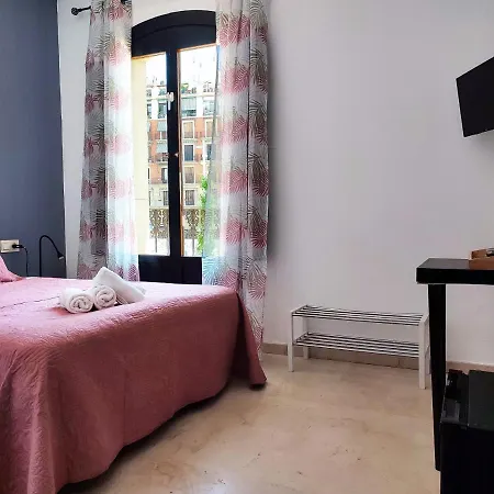 Flats Friends Plaza De La Reina