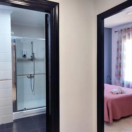 Pensjonat Flats Friends Plaza De La Reina