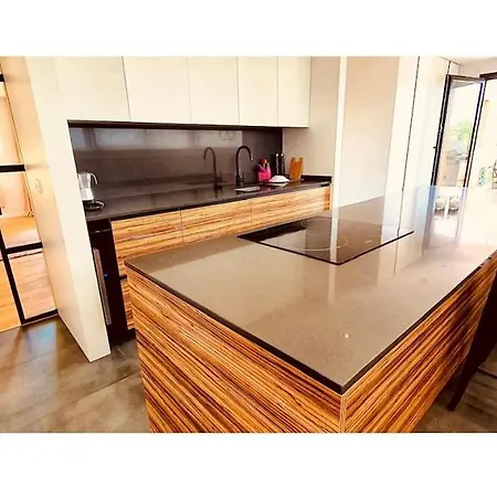 Lovely Penthouse With Pool Appartement *