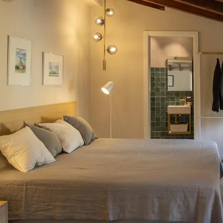 Singularstays Santa Cruz 9 *