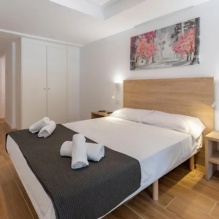 Apartamento Travel Habitat Alameda Suites. Valência