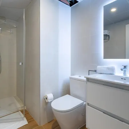 Travel Habitat Alameda Suites. *