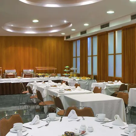 Melia Plaza Hotel 4*