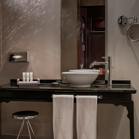 Vincci Palace Hotel 4*
