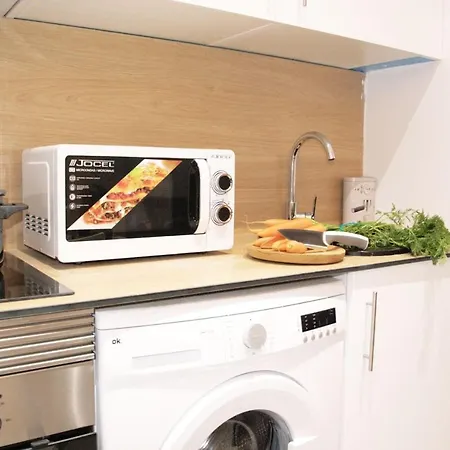 Vivienda Junto A Ruzafa / 6 Pax *