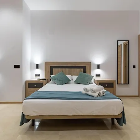 Travel Habitat La Marina Real * Valencia