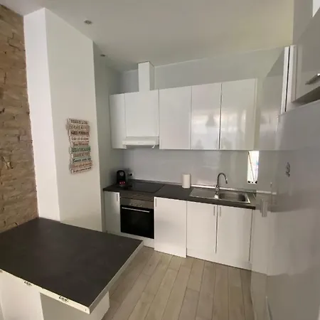 Rent Aparts Milagrosa 1 *