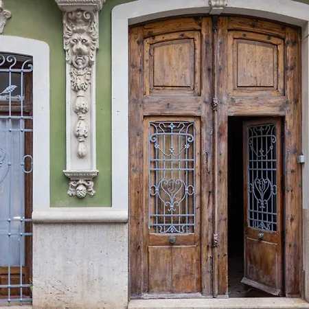 Florit Flats - Traditional House In El Cabanyal