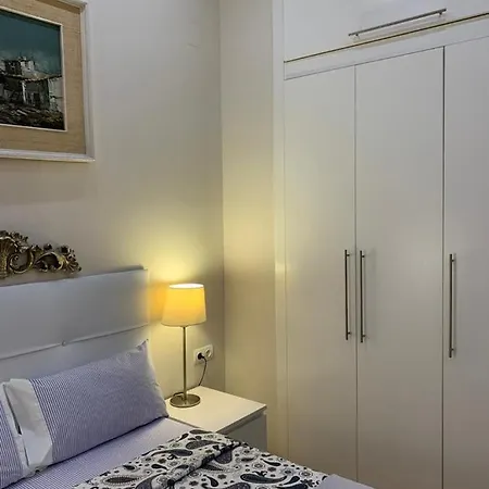 Cozy Luxury Apartments*****. The Center