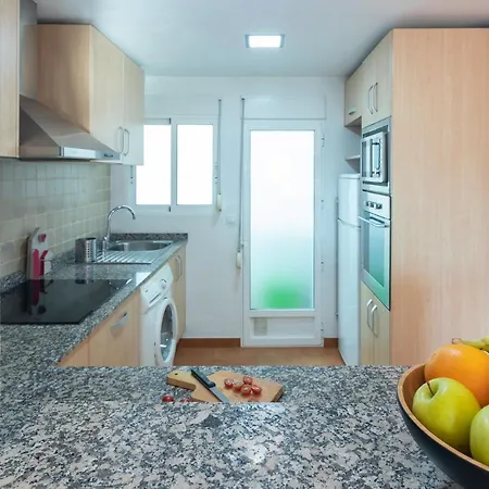 Luminoso. Comodo. Acogedor. Wifi. Junto A Ave