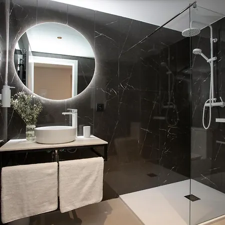 Neobeds - Stylish Modern 1br Near Old Town & Steps From Turia Park *