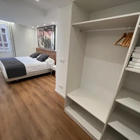 Apart-hotel Old Town Flats Casa Del Bisbe 4*