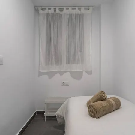 Apartamento Cerca Del Mar, Del Puerto Y Del Centro * Valensiya