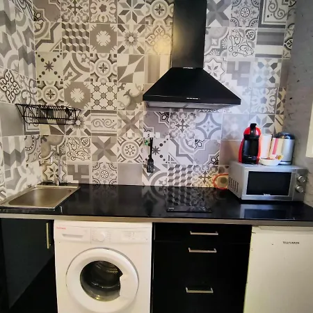 Pequeno Con Mini Piscina - No Climatizada Apartment