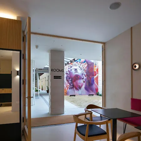 Mythic Otel Valensiya