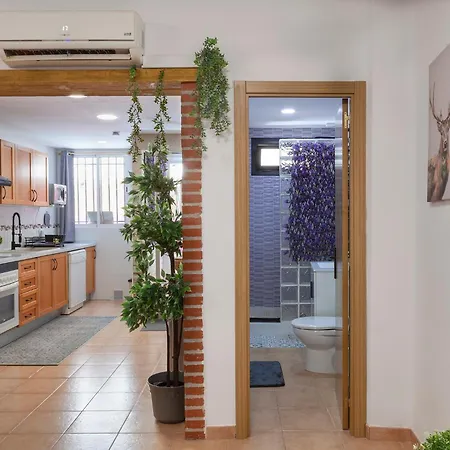 Artsy Large Getaway - 2 Bedroom W Huge Patio - Great For Families And Digital Nomads *